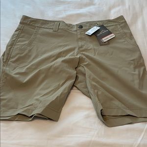 NWT Eddie Bauer Travex Khaki Shorts